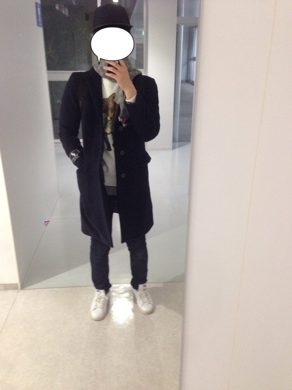 「ヨウジヤマモト、キャップ、MAISON KITSUNE、冬、チェスターコート、RAGEBLUE、デニム、GUCCI」｜「Yohji YamamotoのYohji Yamamoto×NEW ERA/ヨウジヤマモト×ニューエラ/NEW ERA CAP（キャップ、ブラック系）」を使った、メジロマックイーン🐴さん（メンズ・176cm）の秋コーディネートの1枚目の写真