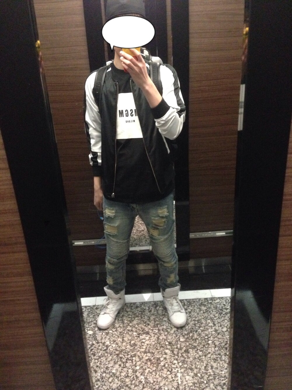「スカジャン、HARE、STAMPD、デニムパンツ、キャップ、SUPRA、ハイカットスニーカー、yohjiyamamoto、GIVENCHY」｜「SUPRAのSKYTOP（スニーカー、ホワイト系）」を使った、メジロマックイーン🐴さん（メンズ・176cm）の春コーディネートの1枚目の写真