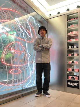 「AAPE BY A BATHING APE（エーエイプバイアベイシングエイプ）のアイテム（パンツ）」を使った、山下 龍介さん（メンズ・163cm）の秋コーディネート