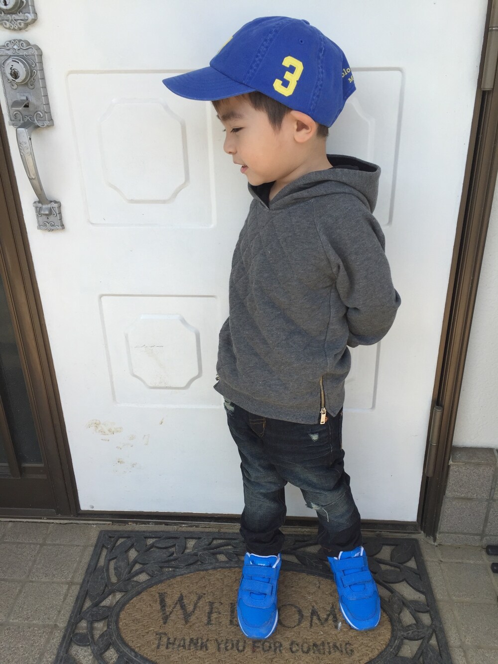 「POLO RALPH LAURENのアイテム（キャップ、ブルー系）」を使った、Daniel555さん（キッズ・110cm）の秋コーディネートの1枚目の写真