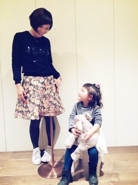 「花柄 スカート」｜「アイテム（スウェット）」を使った、ヒロさん（レディース・158cm）の冬コーディネート
