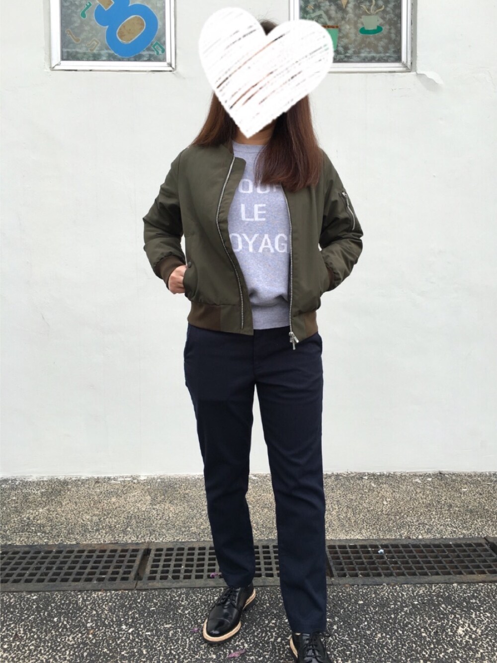 「ADAM ET ROPE'の撥水高密度　MA-1（MA-1、グリーン系）」を使った、W.H.Lさん（レディース・155cm）の冬コーディネートの1枚目の写真