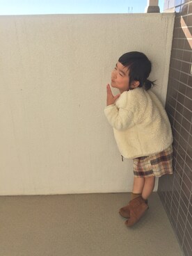 「ZARA KIDSのアイテム（その他アウター、ホワイト系）」を使った、ぽんちゅうさん（キッズ・110cm）の冬コーディネート