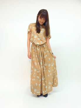 「アイテム（つなぎ/オールインワン、ベージュ系）」を使った、はらだゆかさん（レディース・160cm）の春コーディネート