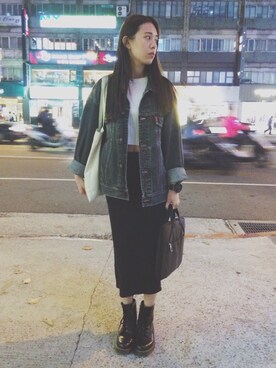 「BLUE WAY（ブルーウェイ）のアイテム（デニムジャケット）」を使った、Mimi Tsaiさん（レディース・159cm）の秋コーディネート