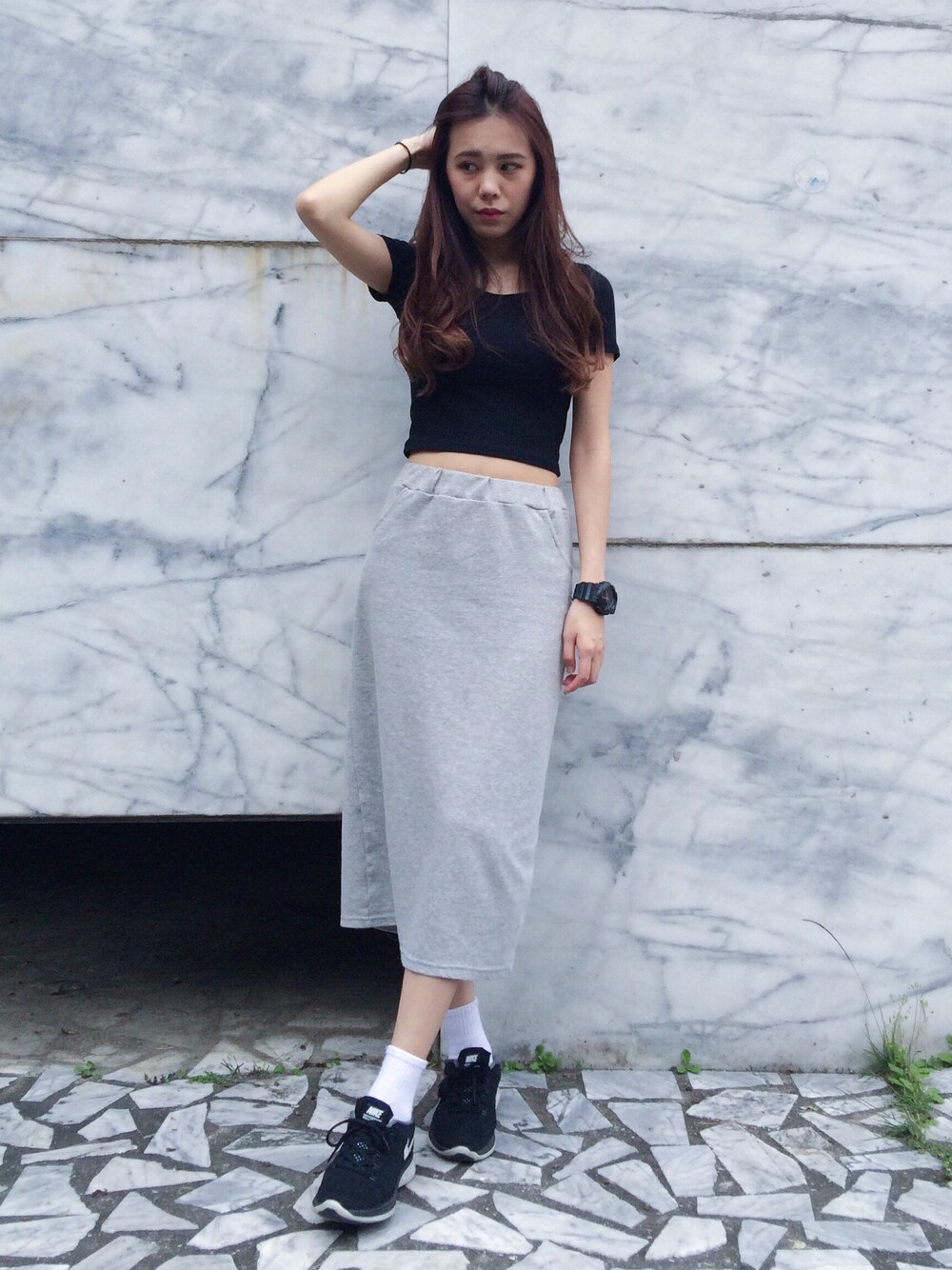 「long skirt、NIKE、FLYKNIT、g shock」｜「NIKEのナイキ ウィメンズ フライニット ルナ2 WMNS NIKE FLYKNIT LUNAR2 620658-010（スニーカー、ブラック系）」を使った、Mimi Tsaiさん（レディース・159cm）の春コーディネートの1枚目の写真
