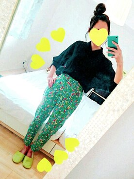 「Hanjiro（ハンジロー）のアイテム（シャツ/ブラウス、ブラック系）」を使った、Pippiさん（レディース）の春コーディネート