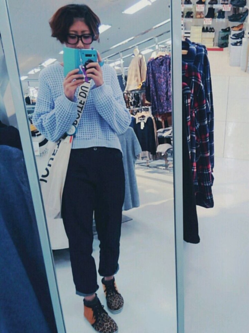 「PAGEBOYのアイテム（ニット/セーター、ブルー系）」を使った、Haz*さん（レディース・170cm）の秋コーディネートの1枚目の写真
