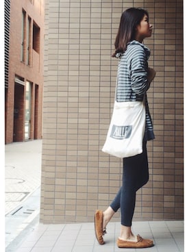 「アイテム（モカシン/デッキシューズ）」を使った、岩谷 英里子さん（レディース・169cm・20代）の春コーディネート