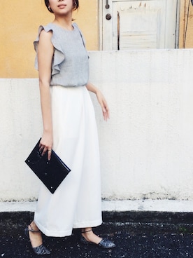 「アイテム（クラッチバッグ）」を使った、岩谷 英里子さん（レディース・169cm・20代）の夏コーディネート