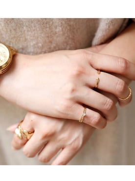 「ゴールドアクセ」｜岩谷 英里子さん（レディース・169cm）の秋コーディネート