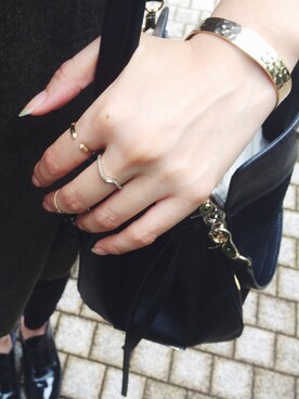 「アイテム（リング）」を使った、岩谷 英里子さん（レディース・169cm）の秋コーディネート