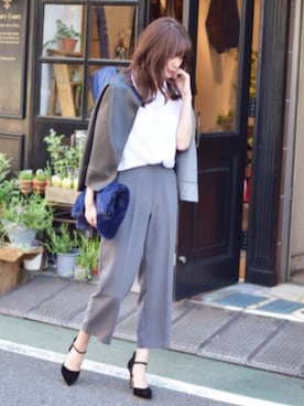 「アイテム（クラッチバッグ）」を使った、岩谷 英里子さん（レディース・169cm）の秋コーディネート