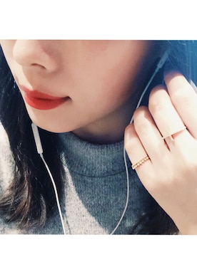 「アイテム（リング）」を使った、岩谷 英里子さん（レディース・169cm）の秋コーディネート