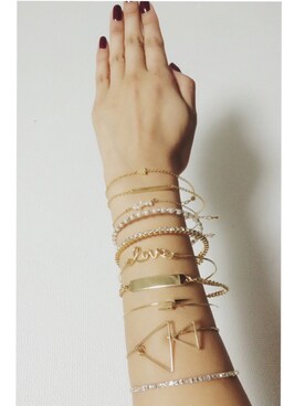 「アイテム（ブレスレット）」を使った、岩谷 英里子さん（レディース・169cm）の秋コーディネート