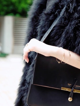 「アイテム（ブレスレット）」を使った、岩谷 英里子さん（レディース・169cm）の秋コーディネート