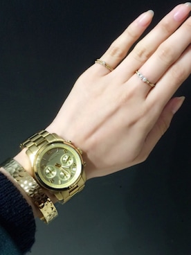 「アイテム（アナログ腕時計）」を使った、岩谷 英里子さん（レディース・169cm）の秋コーディネート