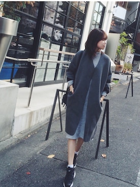 「アイテム（ノーカラージャケット）」を使った、岩谷 英里子さん（レディース・169cm）の冬コーディネート