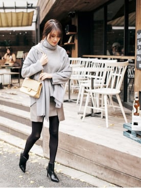 「アイテム（ストール/ショール）」を使った、岩谷 英里子さん（レディース・169cm）の冬コーディネート