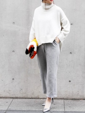 「アイテム（クラッチバッグ、その他）」を使った、岩谷 英里子さん（レディース・169cm）の冬コーディネート