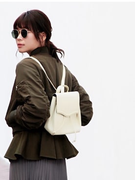 「アイテム（バックパック/リュック）」を使った、岩谷 英里子さん（レディース・169cm）の冬コーディネート