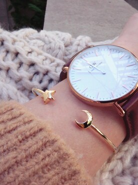 「アイテム（ブレスレット）」を使った、岩谷 英里子さん（レディース・169cm）の冬コーディネート