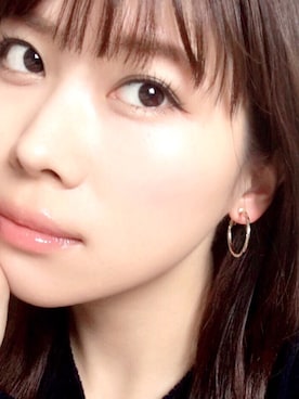 「アイテム（イヤリング）」を使った、岩谷 英里子さん（レディース・169cm）の春コーディネート