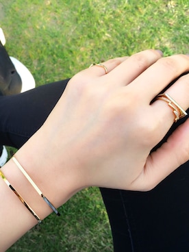 「アイテム（ブレスレット）」を使った、岩谷 英里子さん（レディース・169cm）の春コーディネート