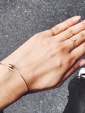 「アイテム（ブレスレット）」を使った、岩谷 英里子さん（レディース・169cm）の春コーディネート