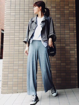 「アイテム（ミリタリージャケット）」を使った、岩谷 英里子さん（レディース・169cm）の春コーディネート