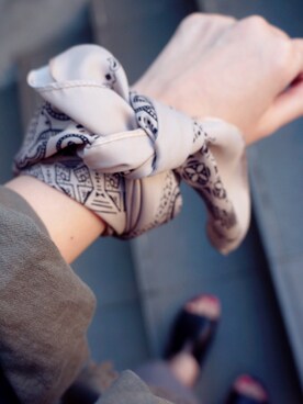 「アイテム（ミリタリージャケット）」を使った、岩谷 英里子さん（レディース・169cm）の夏コーディネート