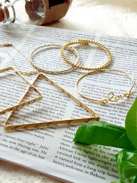 「アイテム（ブレスレット）」を使った、岩谷 英里子さん（レディース・169cm）の夏コーディネート