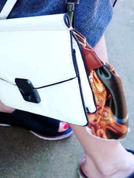 「アイテム（ブレスレット）」を使った、岩谷 英里子さん（レディース・169cm）の夏コーディネート