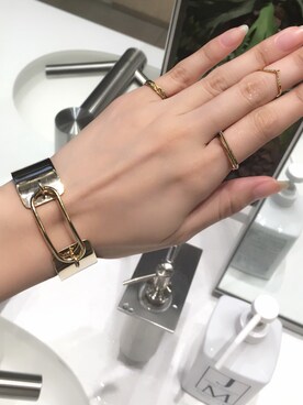 「アイテム（リング）」を使った、岩谷 英里子さん（レディース・169cm）の夏コーディネート