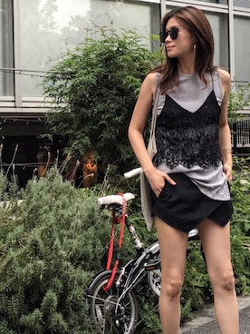 「アイテム（ブレスレット）」を使った、岩谷 英里子さん（レディース・169cm）の夏コーディネート