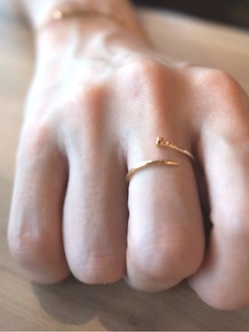 「アイテム（リング）」を使った、岩谷 英里子さん（レディース・169cm）の秋コーディネート