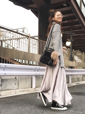 「アイテム（メガネ、ホワイト系）」を使った、岩谷 英里子さん（レディース・169cm）の冬コーディネート