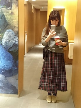 「DHOLIC（ディーホリック）のアイテム（モカシン/デッキシューズ）」を使った、humiさん（レディース・160cm）の秋コーディネート