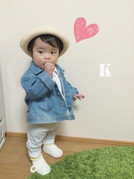 「白いスニーカー」｜「アイテム（デニムジャケット）」を使った、koha⁑さん（キッズ・70cm）の春コーディネート