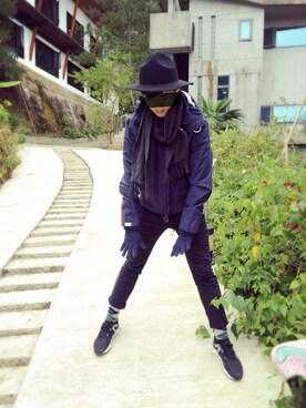 「アイテム（マウンテンパーカー、ブルー系）」を使った、chiさん（メンズ・179cm）の冬コーディネート