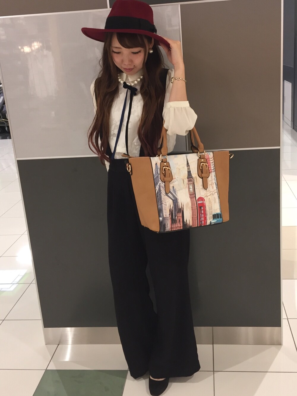 「シンプル、ハット、インポート、polcadot、きれいめカジュアル」｜「polcadotのアイテム（ハット、レッド系）」を使った、yokoさん（レディース・158cm）の春コーディネートの1枚目の写真
