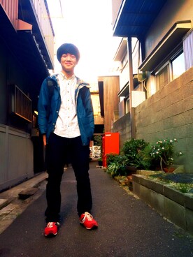 「アイテム（マウンテンパーカー、ブルー系）」を使った、ナナツの七つ道具さん（メンズ・170cm）の春コーディネート