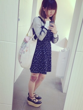 「歩くの楽しい靴（その他シューズ、ブラック系）」を使った、夕月未終さん（レディース・163cm）の夏コーディネート