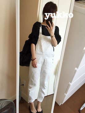 「ブラック×ホワイト」｜「アイテム（オールインワン・サロペット）」を使った、yukkoさん（レディース・150cm）の春コーディネート