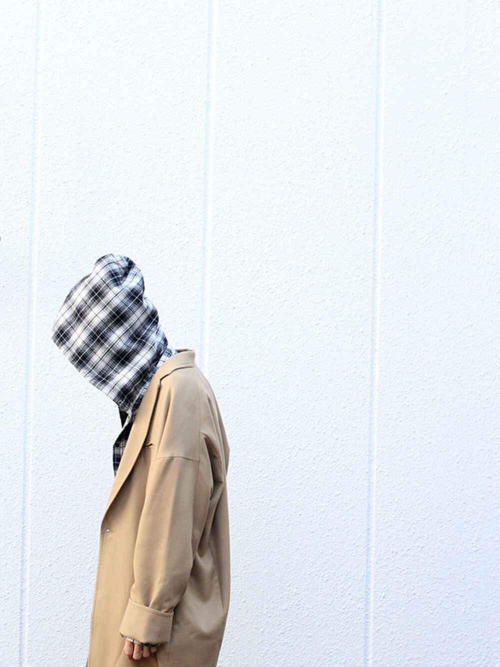 「PARADOX、neonsign、H＞FRACTAL」｜「NEONSIGNのNEON SIGN - MAXI COAT "ELECTA" (CAMEL)（チェスターコート、ベージュ系）」を使った、H>FRACTALさん（メンズ・180cm）の秋コーディネートの1枚目の写真