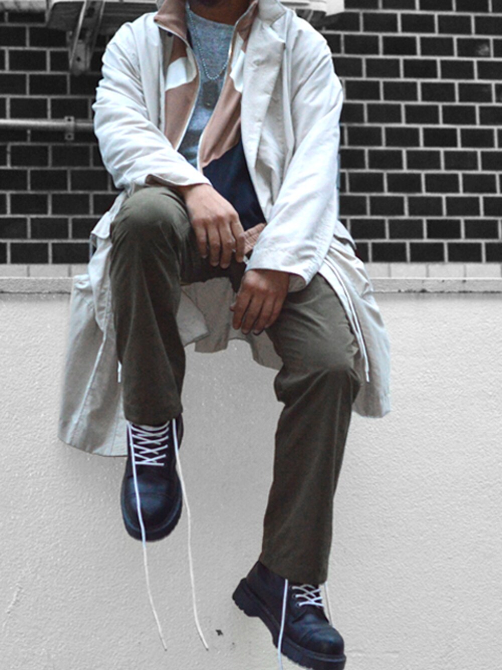 「MUZE、H＞FRACTAL」｜「MUZEのMUZE - TRACK JACKET (BEIGE)（その他アウター、ベージュ系）」を使った、H>FRACTALさん（メンズ・171cm）の秋コーディネートの1枚目の写真