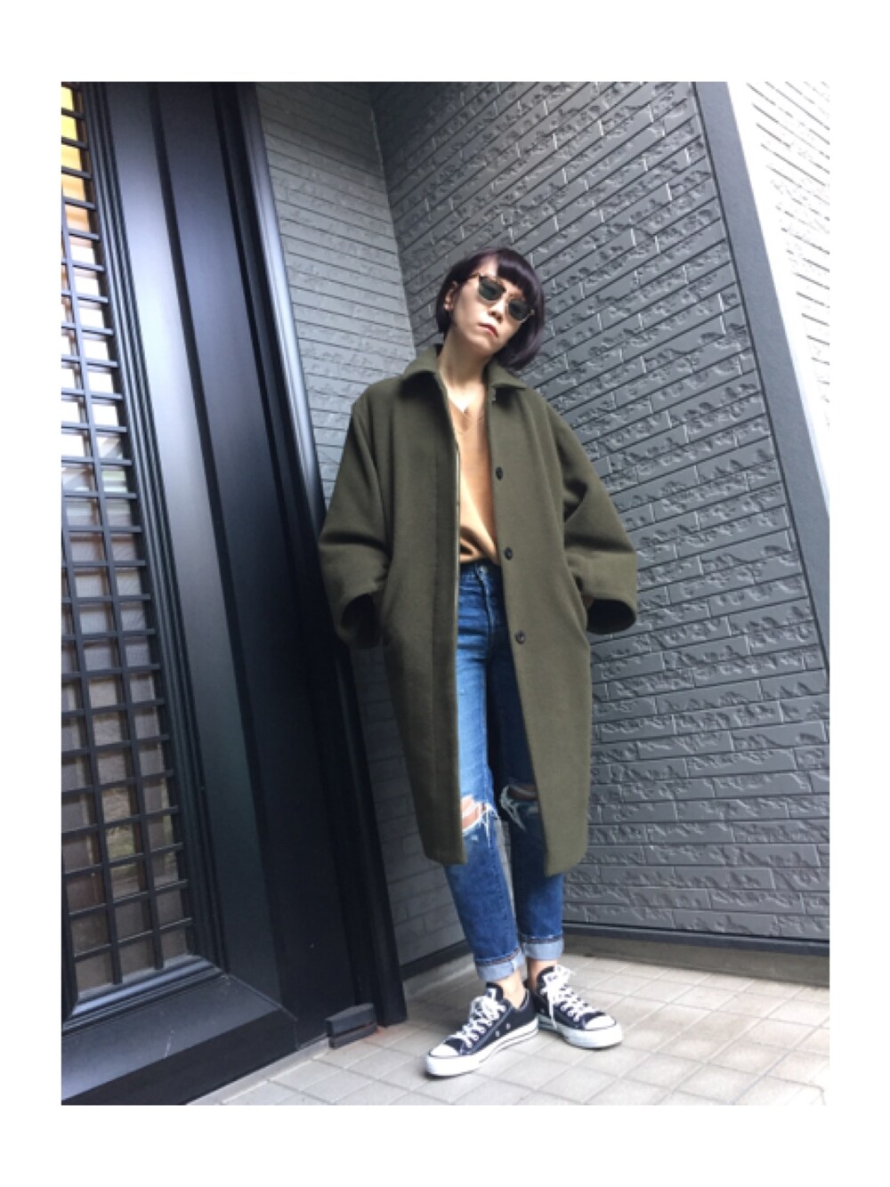 「ootd、outfit、murua、moussy、converse、denim」｜「MURUAの【CASUAL】VﾈｯｸﾆｯﾄTOPS（ニット/セーター、イエロー系）」を使った、AKANEさん（レディース・161cm）の冬コーディネートの1枚目の写真