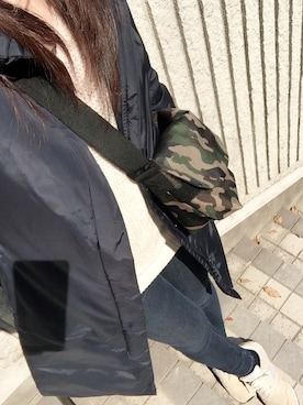 「アイテム（ボディバッグ/ウエストポーチ、グリーン系）」を使った、buriyukaさん（レディース・155cm）の春コーディネート