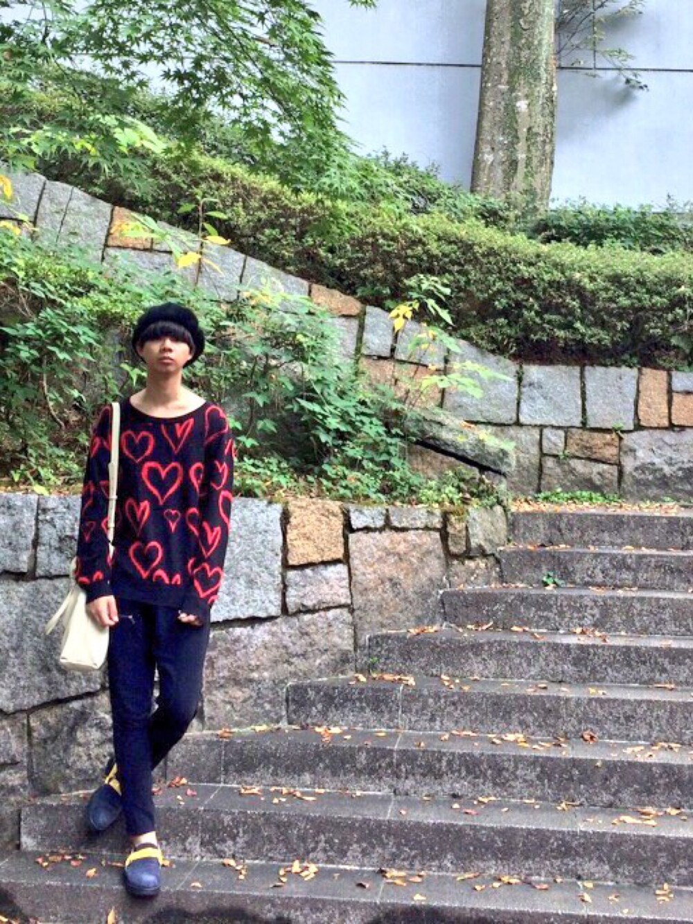 「ベレー帽、ハート、ニット、イージーパンツ、meelain、JOYRICH、FAD3、400コーデ」｜「HIROのRING SHOES（その他シューズ、その他）」を使った、Honeyさん（メンズ・176cm）の秋コーディネートの1枚目の写真