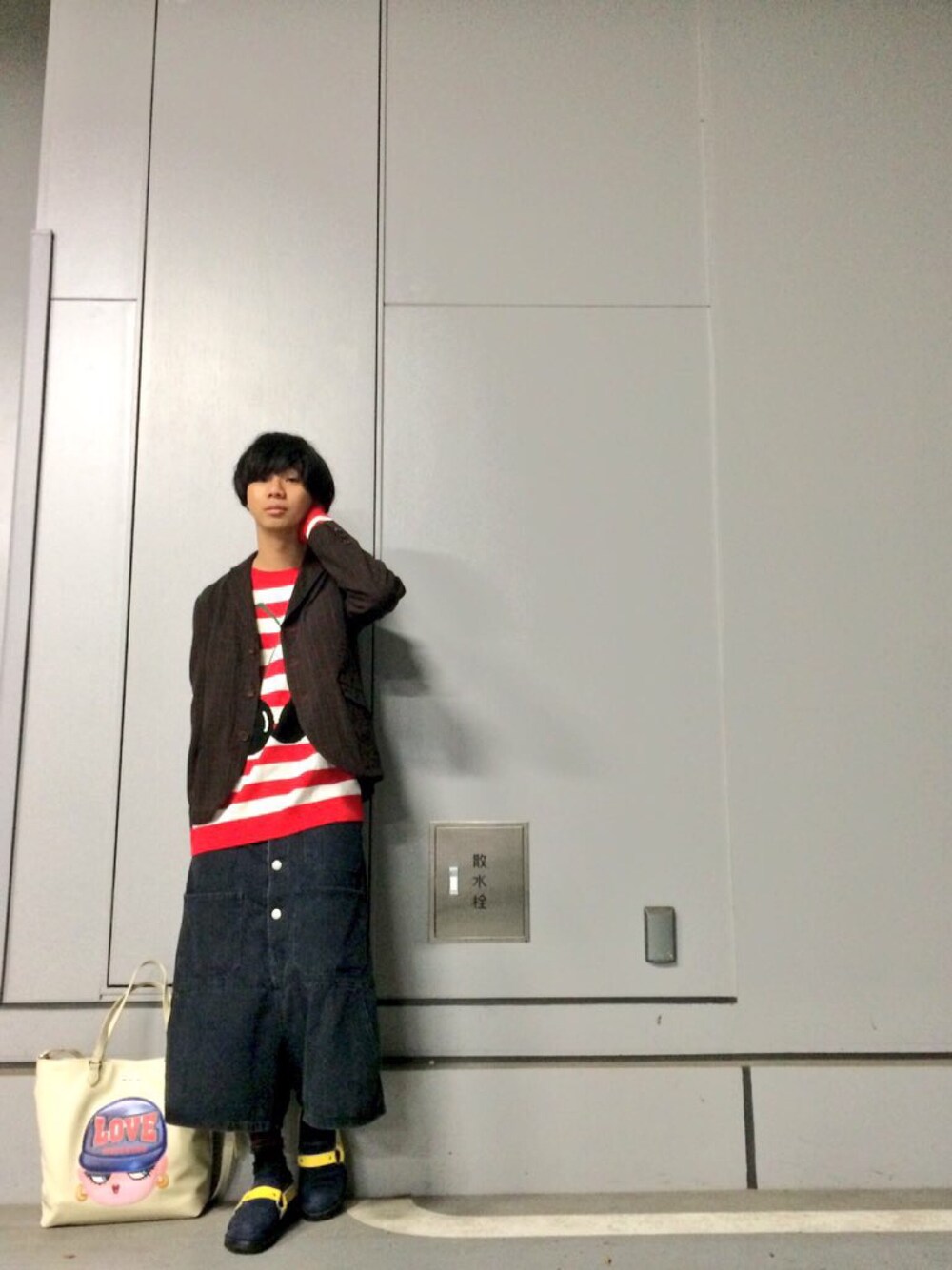 「チェックジャケット、ボーダーニット、袴パンツ、デニム、チェリー、KIDILL、MILKBOY」｜「JUNYA WATANABE MANのチェックジャケット（テーラードジャケット、ブラウン系）」を使った、Honeyさん（メンズ・176cm）の秋コーディネートの1枚目の写真